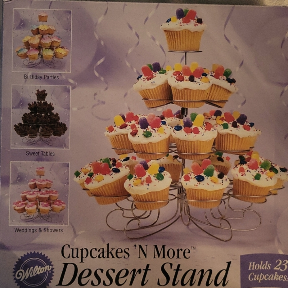 Wilton cupcake stand